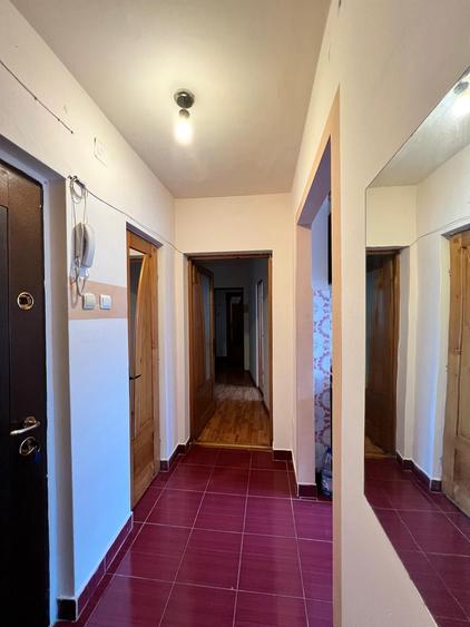 De vânzare apartament 3 camere zona centrală - 5