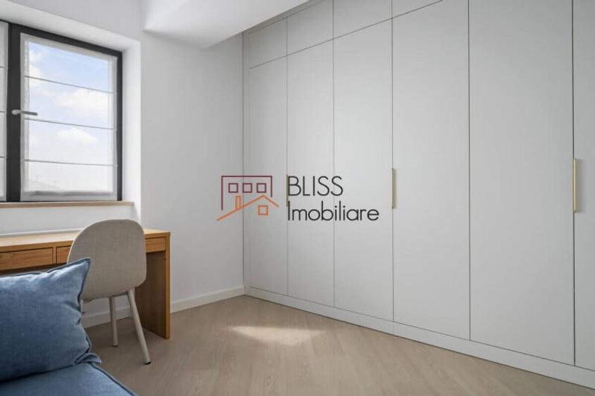 Apartament cu 3 camere decomandat în Pipera