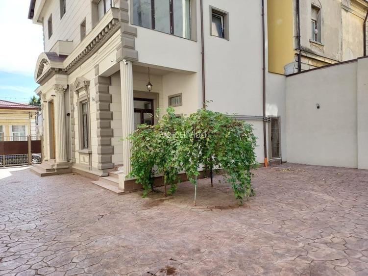 PIATA VICTORIEI-etaj 2 in VILA SUPERBA,130 MP LIFT,,TOTUL NOU,1700 EURO