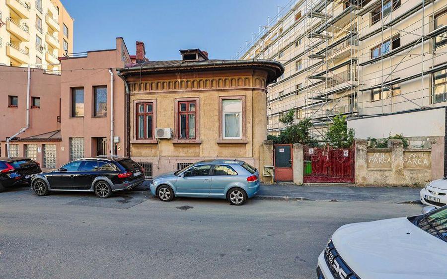 Decebal-Invingatorilor Vila 6 camere-455mp teren - 2