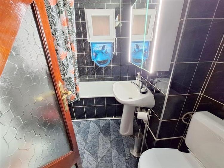 Apartament 3 camere decomandat zona Nord - 8