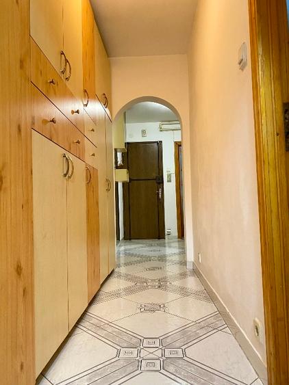 PROPRIETAR - vând apartament cu 4 camere  - 13