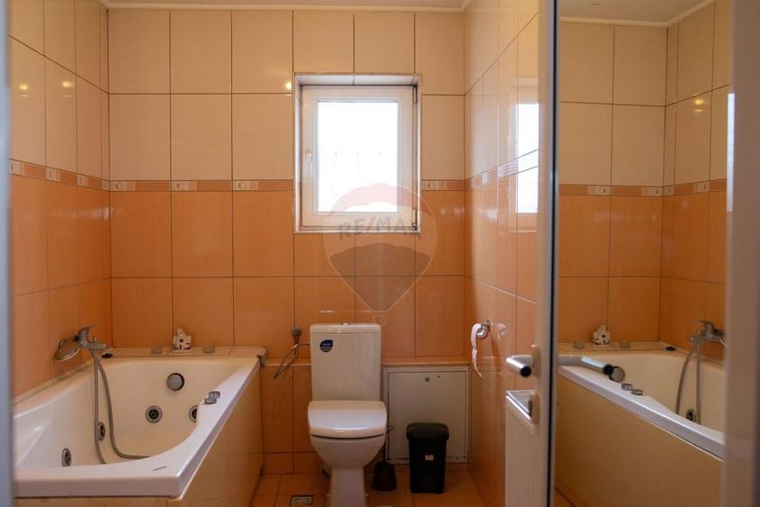 De vanzare casa 7 camere, 306 mp desfasurati parcul Rizer -comision 0% - 10