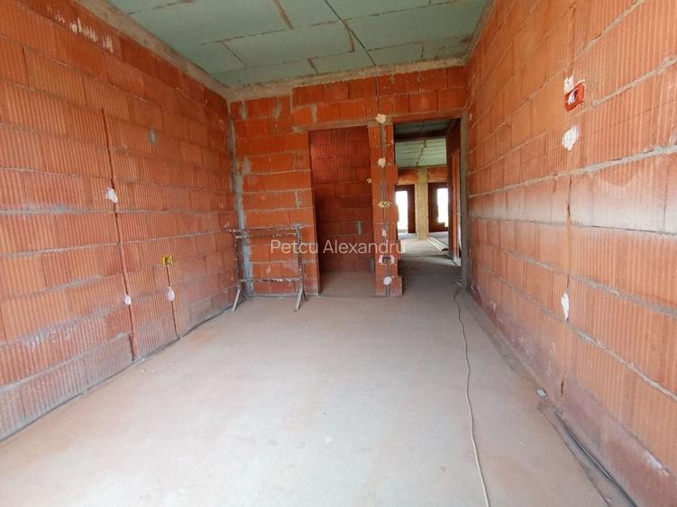 Sanandrei, Duplex pe Parter, 3 dormitoare, 2 Bai, Pozitie excelenta