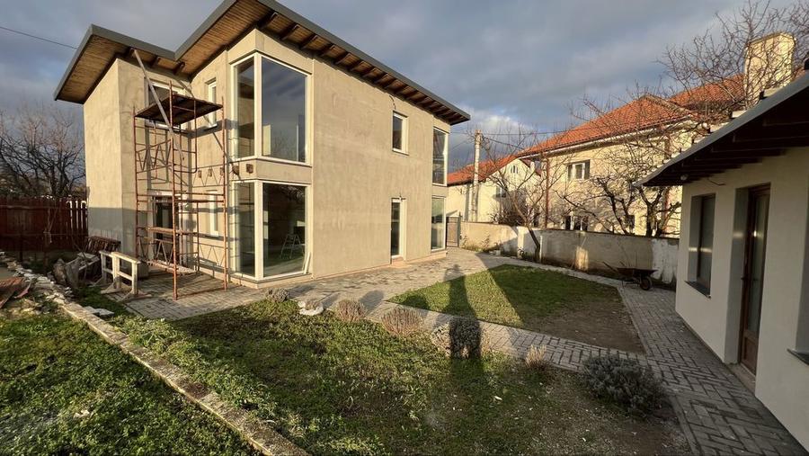 Casa noua aproape de lac - 5