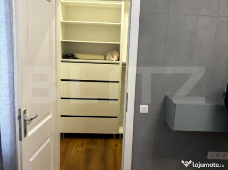 Apartament de vanzare, 2 camere, 53 mp, balcon si parcare, B - 7