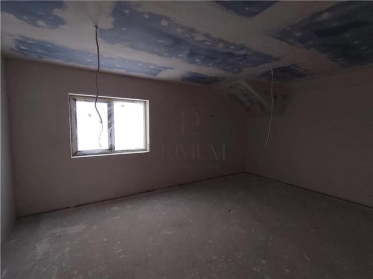 Duplex spatios la asfalt - toate utilitatile - personalizare interioara - 6