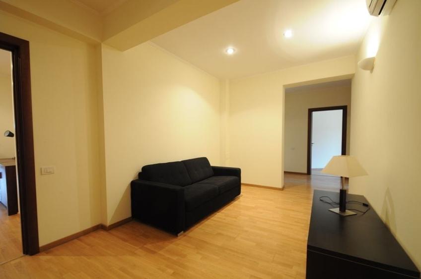 Penthouse cu 6 camere decomandat, mobilat în Herăstrău