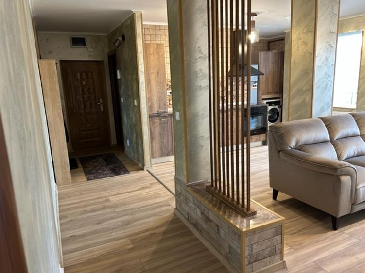 De închiriat apartament 4 camere lux,  centrul civic - 1