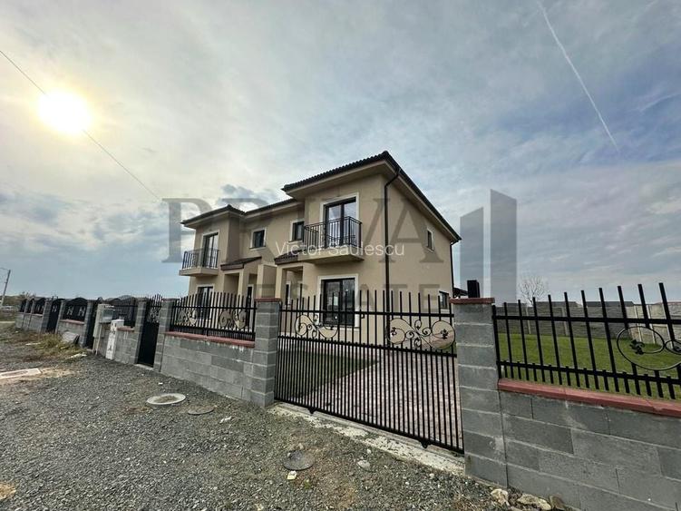 Duplex modern cu 5 camere în Mosnita Noua