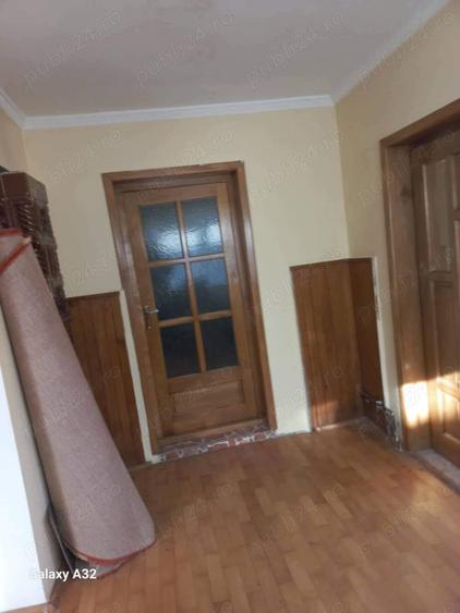 Casa de vanzare 4 camere - 8