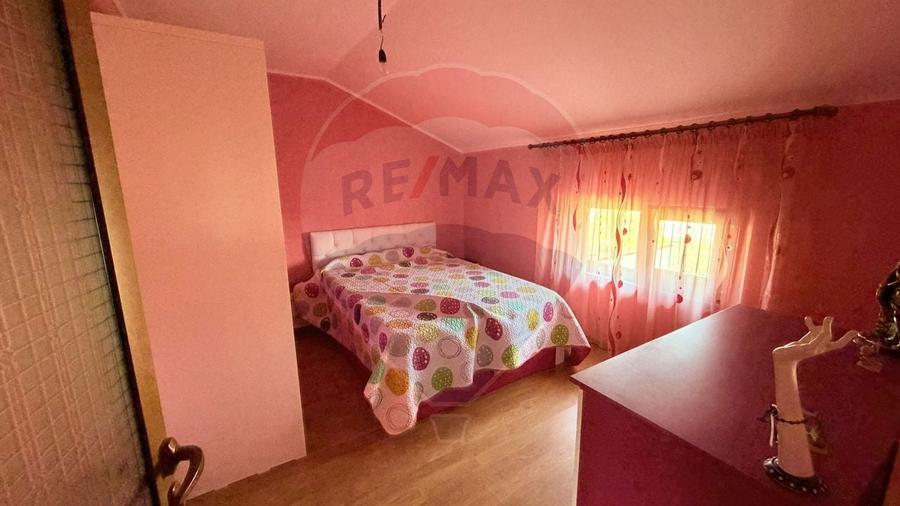 Casă cu 4 camere de vânzare Nămoloasa I Galati - 11