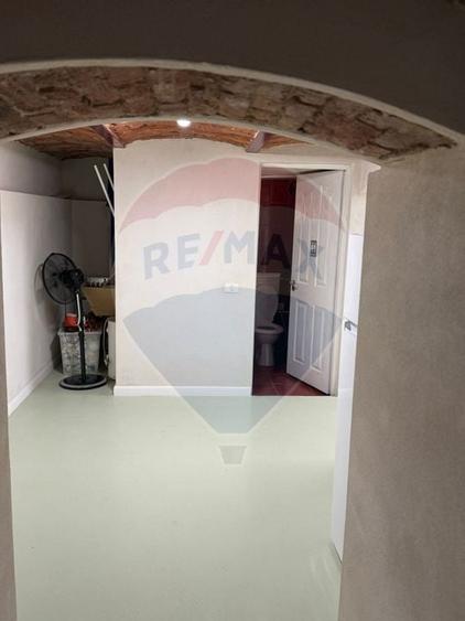 Spațiu comercial de închiriat 40 mp, în zona Decebal - 14