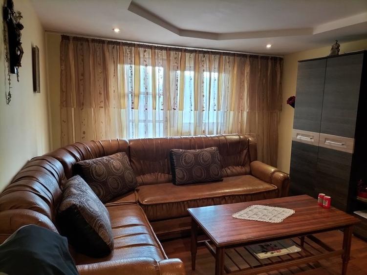 V&acirc;nd / schimb casă P + 1 și 1000 mp teren &icirc;n localitatea St&acirc;lpeni. - 1