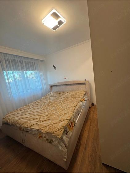 Apartament cu 3 camere semidecomandat în Craiovei