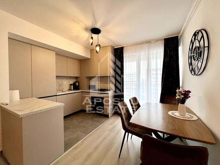 Apartament cu 3 camere semidecomandat, mobilat în Lipovei