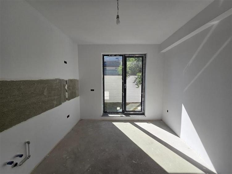 Duplex cu 5 camere cu Canalizare în Bucureștii Noi
