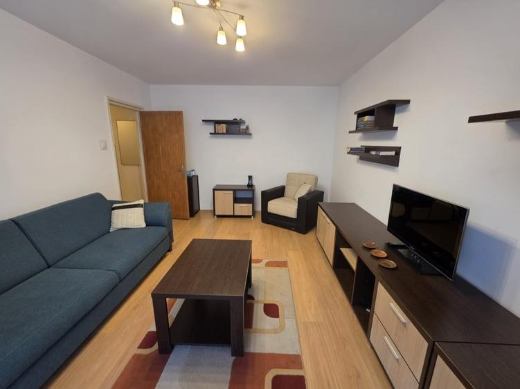 Apartament cu 3 camere decomandat în 1 Decembrie 1918