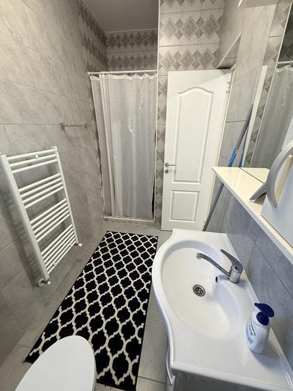 Casă cu 4 camere în Exterior Vest