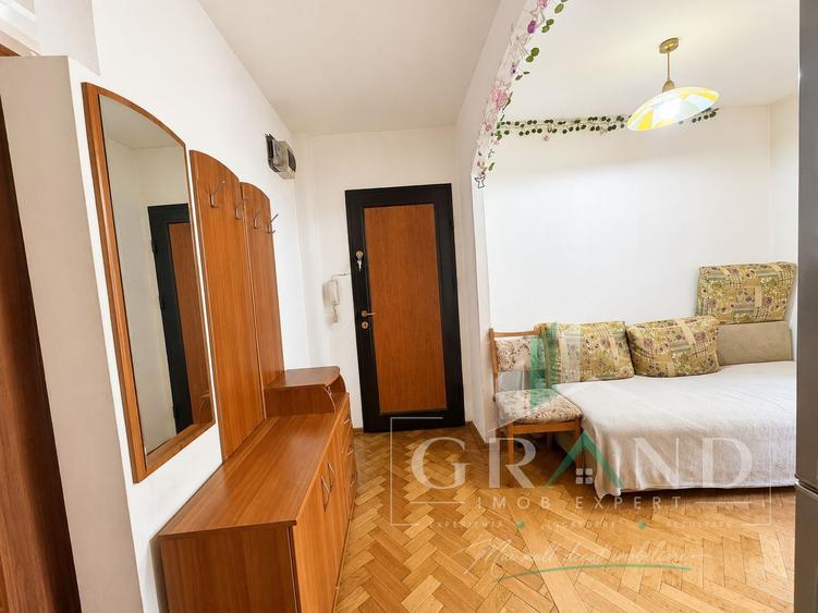 Apartament cu 3 camere decomandat, mobilat în Gheorgheni