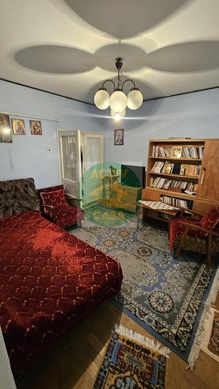 Apartament cu 3 camere decomandat în Est