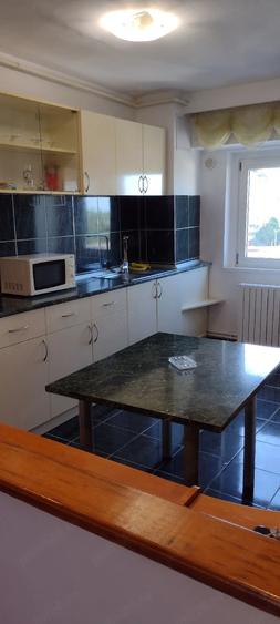 Apartament cu 3 camere decomandat în Tomis III