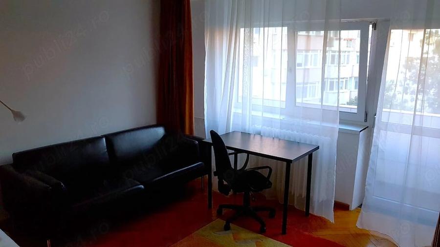 Garsonieră decomandată în Decebal