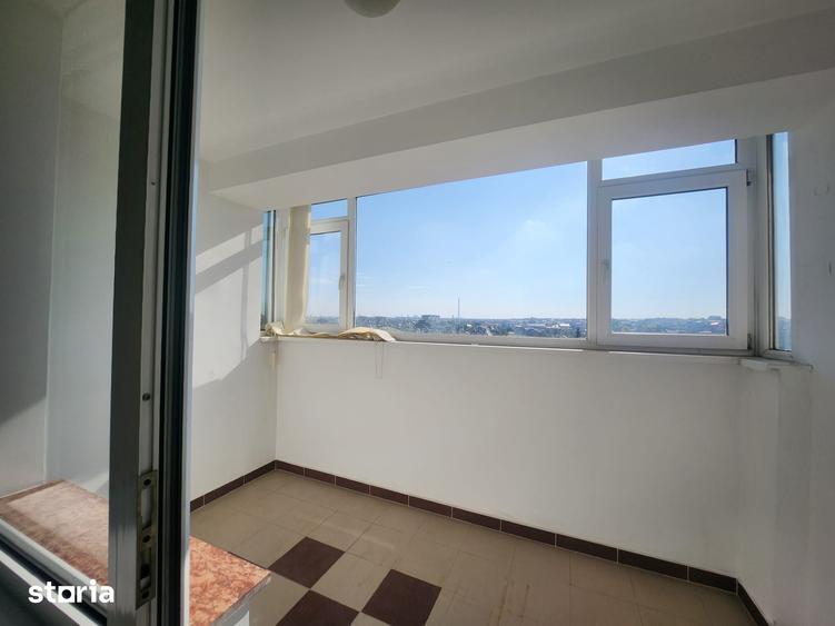 Apartament cu 5 camere decomandat în Craiovei