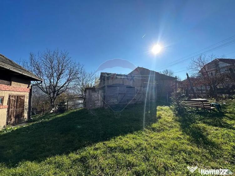 Casă cu 3 camere cu Teren 2500 Mp în Benesat