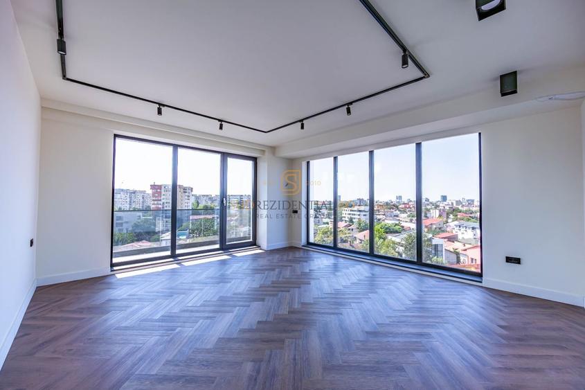Penthouse cu 4 camere decomandat în Decebal