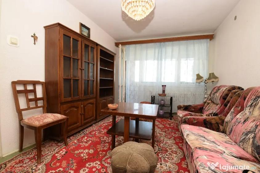 Apartament cu 3 camere decomandat în Dristor