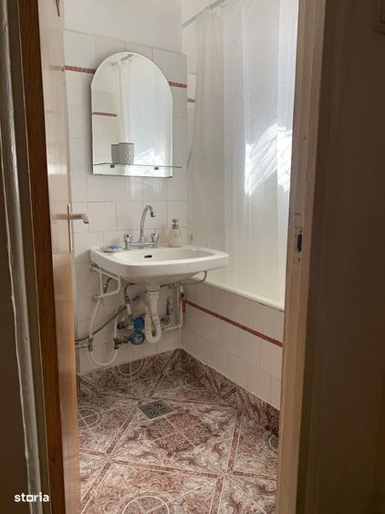 Centru-Tomis Mall-Apart.3 cam dec mobilat utilat et 2/4 pre? 400 euro - 2