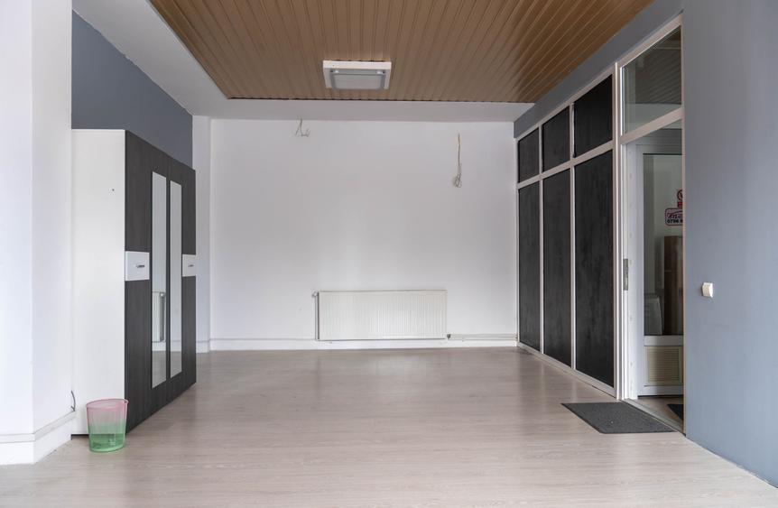 Spatiu pretabil birou de inchiriat - 5