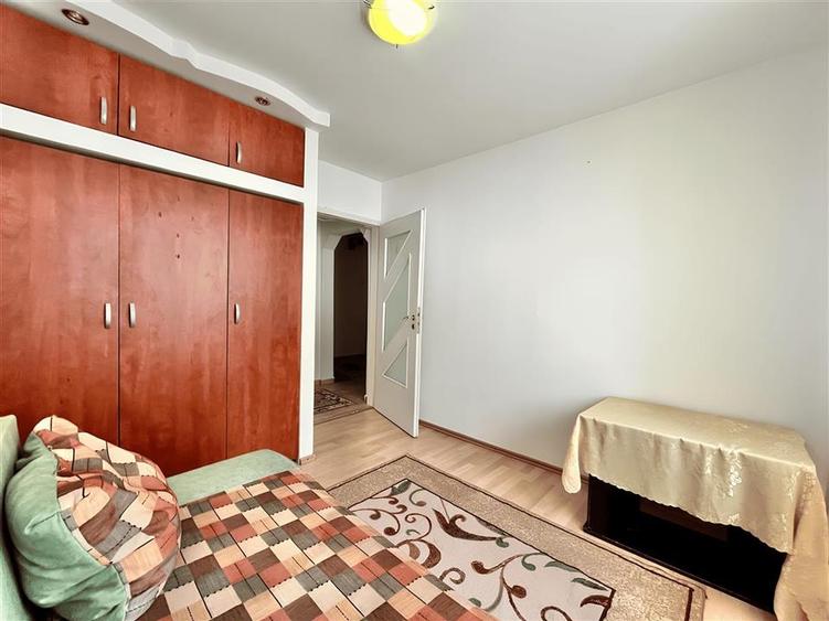 Apartament Decomandat cu 3 Camere si 2 Bai in Racadau - 8