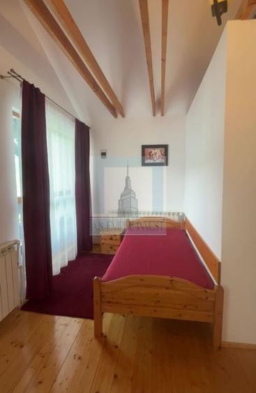 Casă cu 5 camere cu Teren 340 Mp în Central