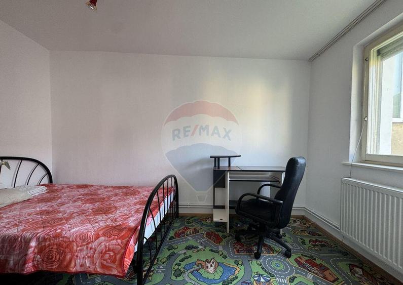 Ap. cu 3 camere, et.4, str. Feleac 1A - 2