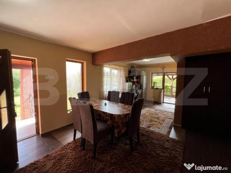 Casa de vanzare, cu 3 camere, 100 mp, zona Odoreului - 9