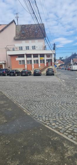 De inchiriat in centru comunei Rasinari - 1