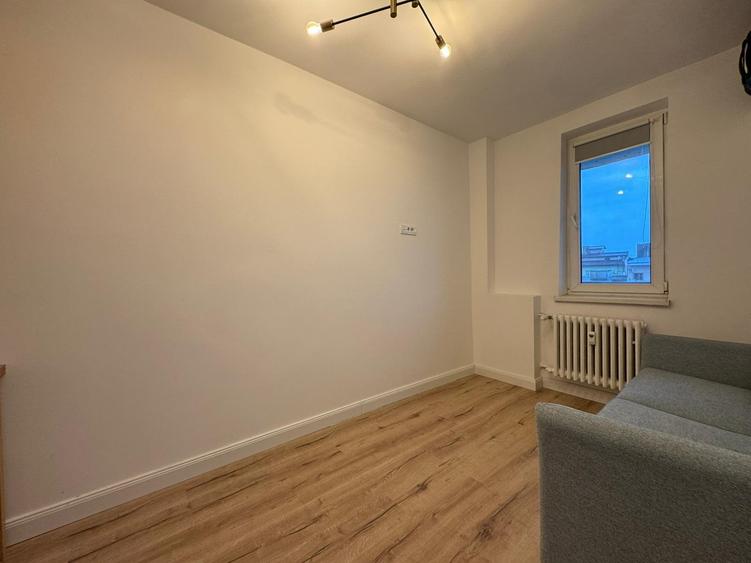 Duplex 3 Camere cu vedere spre Sala Palatului RO+EN - 16