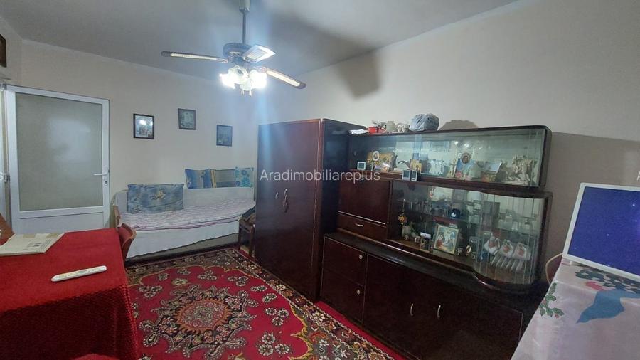 Vand garsoniera etj 1 zona Micalaca