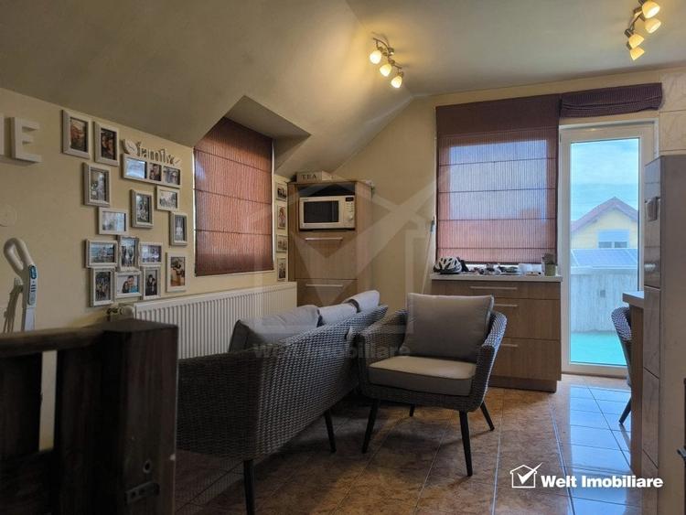 Casa Iris, 2 corpuri separate, 5 camere, 130 mp, 374 mp teren+ garaj, 95 mp - 2