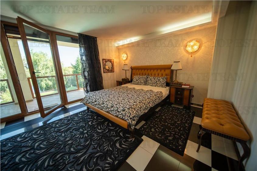 Vila de Lux cu Piscina, Acces direct la Lac si Vedere Panoramica - 19