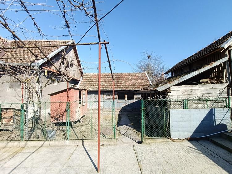 Casă de vânzare  - 6