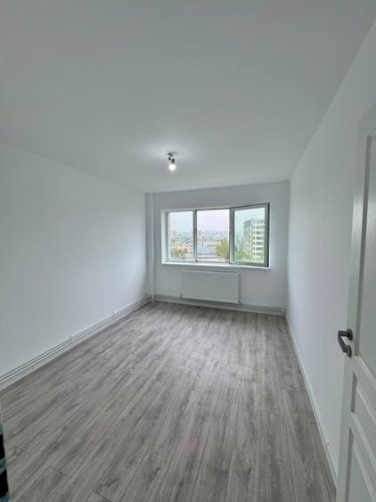 PODU ROS - RESTAURANT COTNARI - 2 CAMERE - ETAJ INTERMEDIAR -RENOVAT - FARA RISC - 1