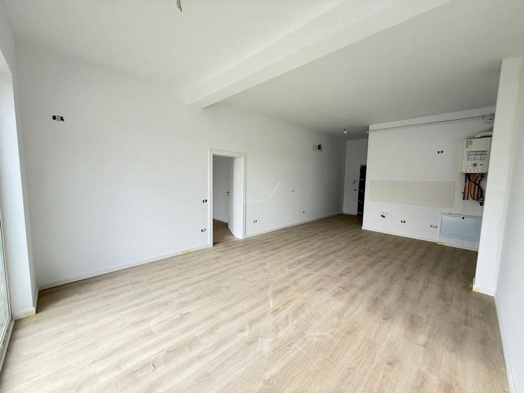 Gradina proprie. Finisaje superioare. Loc de parcare. - 4