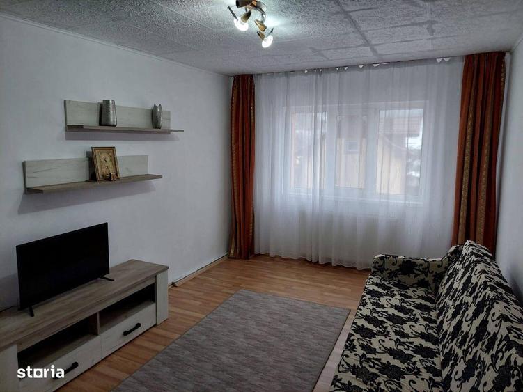 Vand apartament cu 2 camere,etaj 2 - 6