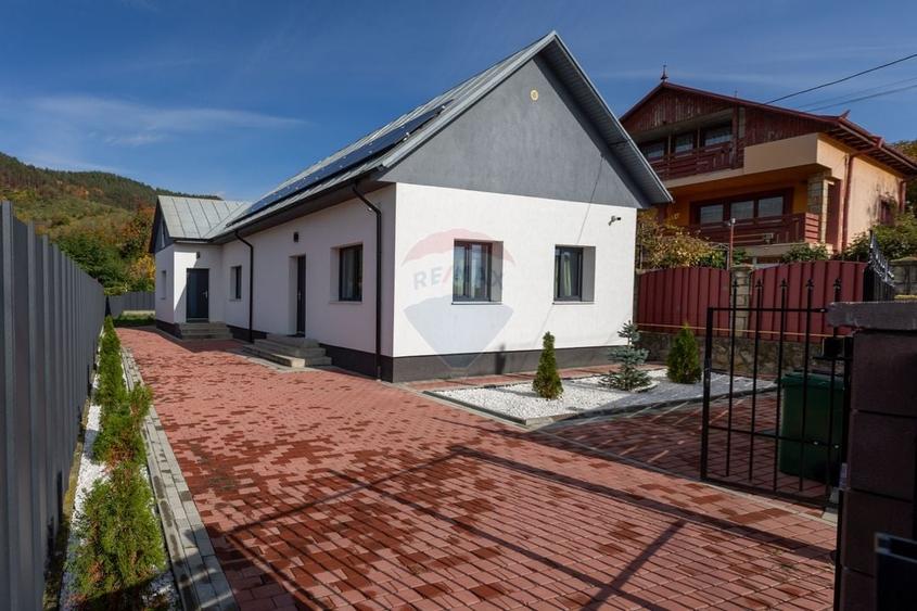 Casă / Vilă de vânzare în zona centrală TÂRGU OCNA - 4