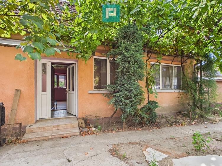 Casă cu Teren 300 Mp în Central