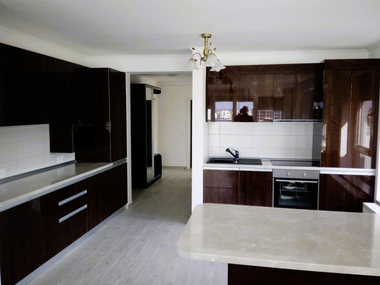 Apartament cu 3 camere în Mihai Viteazul