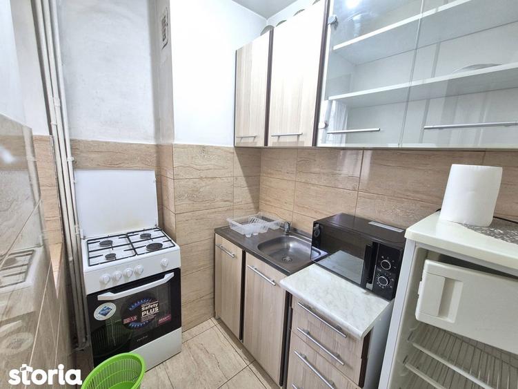Inchiriere garsoniera semidecomandata zona Tractorul Coresi cu parcare - 7